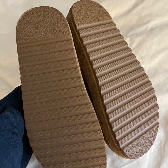 Steve Madden Suede Slingback Clogs - Picture 3 of 4